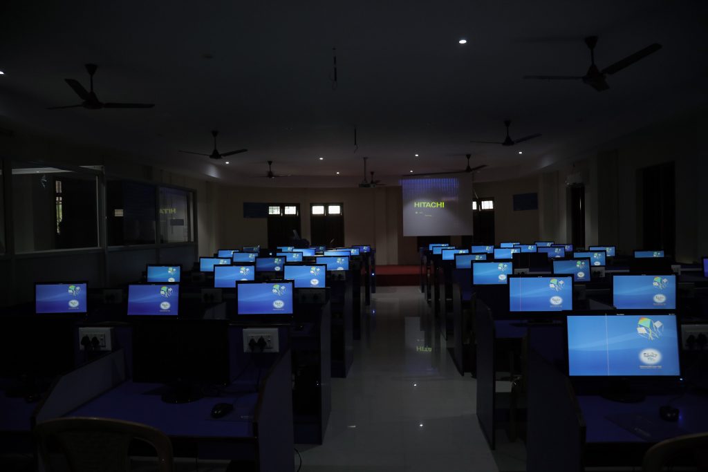 Computer Lab : St Gregorios College, Kottarakara